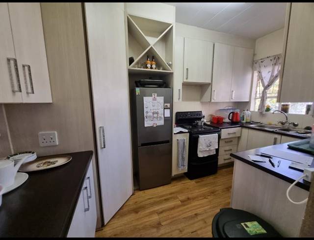 3 BEDROOM TOWNHOUSE FOR SALE IN SOUTH CREST